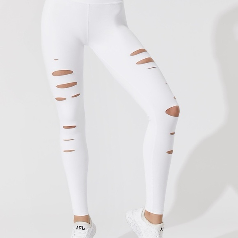 ALO yoga ripped warrior leggings large 

White leggings with pockets